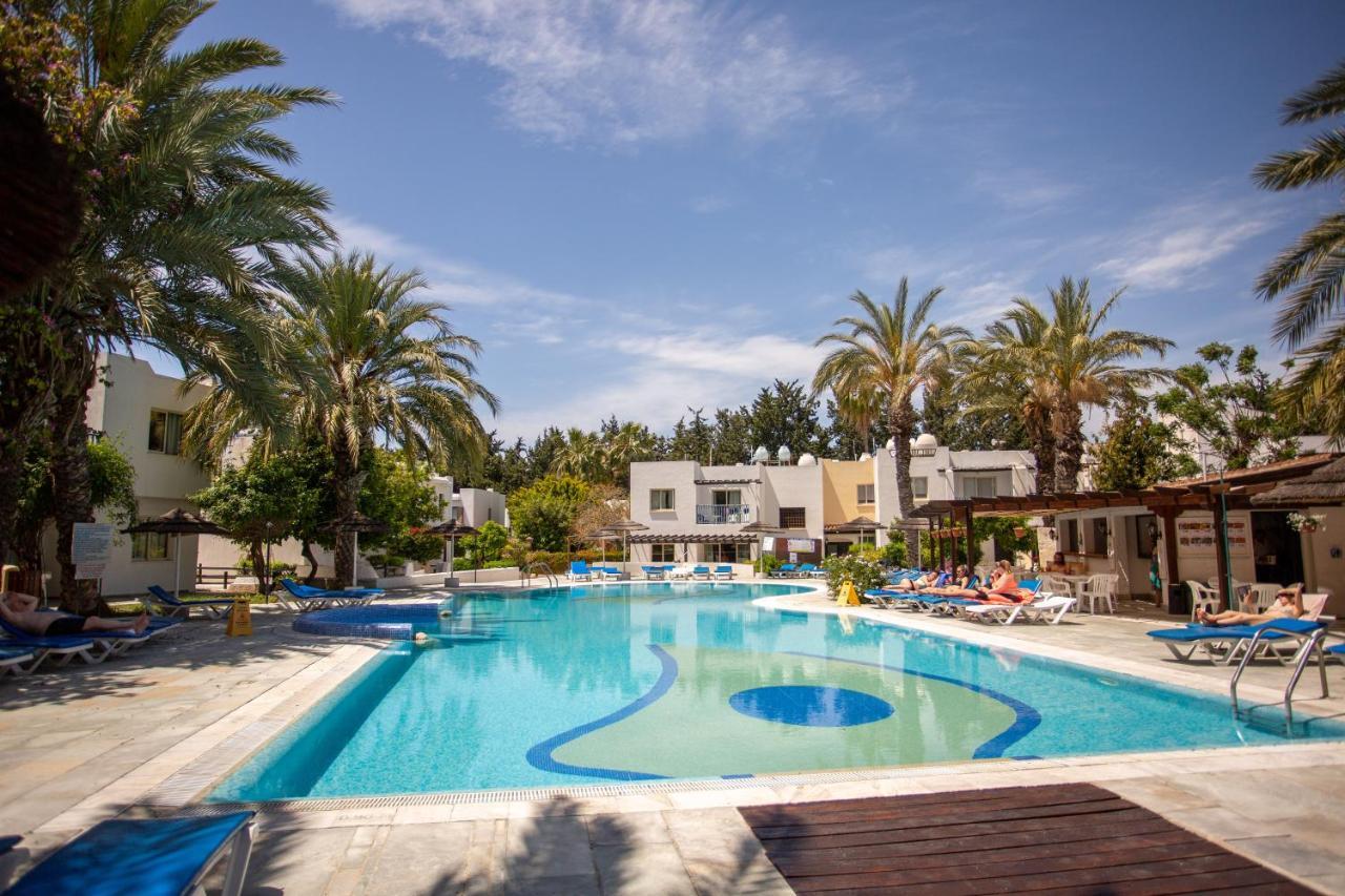 Always Welcome! Near Beach, Cml Swimming Pool Pafos Exterior foto