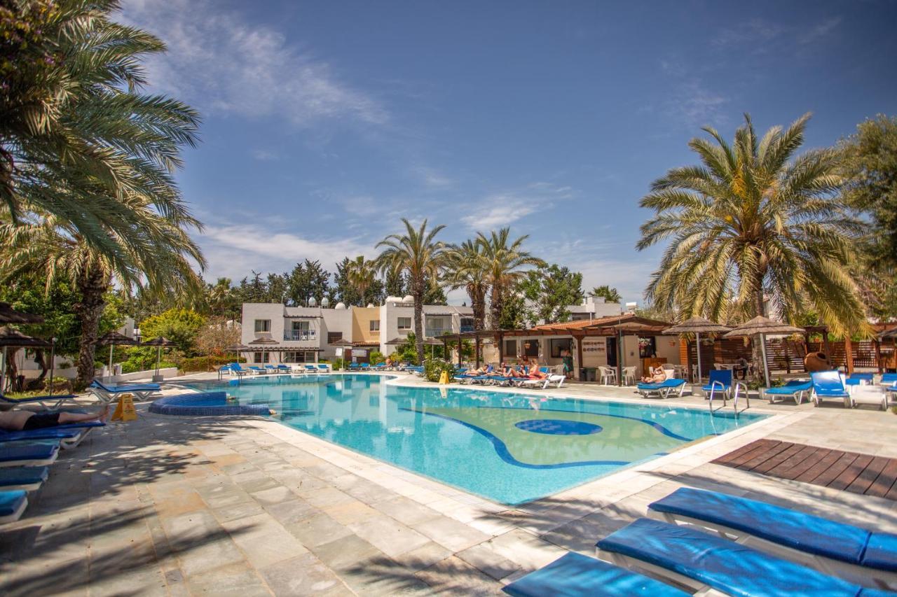 Always Welcome! Near Beach, Cml Swimming Pool Pafos Exterior foto